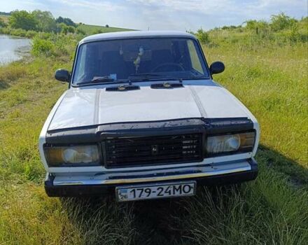 Белый ВАЗ 2107, объемом двигателя 1 л и пробегом 88 тыс. км за 550 $, фото 1 на Automoto.ua
