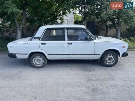 Белый ВАЗ 2107, объемом двигателя 1.5 л и пробегом 150 тыс. км за 700 $, фото 1 на Automoto.ua