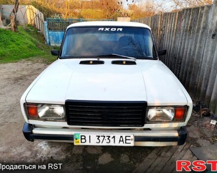 Белый ВАЗ 2107, объемом двигателя 1.5 л и пробегом 300 тыс. км за 500 $, фото 1 на Automoto.ua
