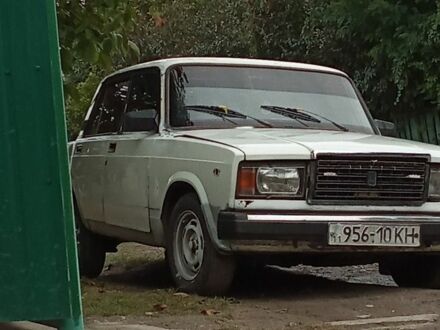 Белый ВАЗ 2107, объемом двигателя 5 л и пробегом 12 тыс. км за 286 $, фото 1 на Automoto.ua