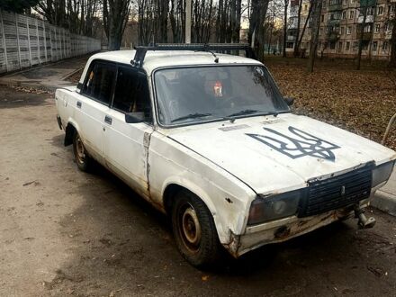 ВАЗ 2107 1998 в Харькове на Automoto.ua Белый ВАЗ 2107, объемом двигателя 15 л и пробегом 0 тыс. км за 300 $, фото 1 на Automoto.ua