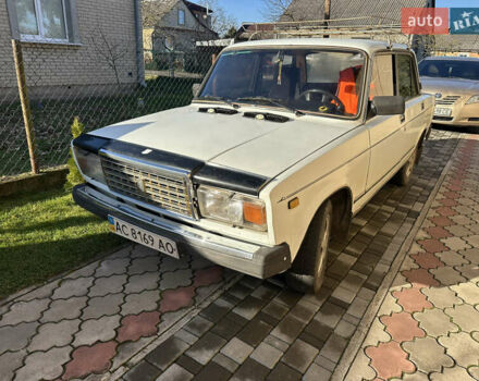 Белый ВАЗ 2107, объемом двигателя 1.5 л и пробегом 200 тыс. км за 800 $, фото 1 на Automoto.ua