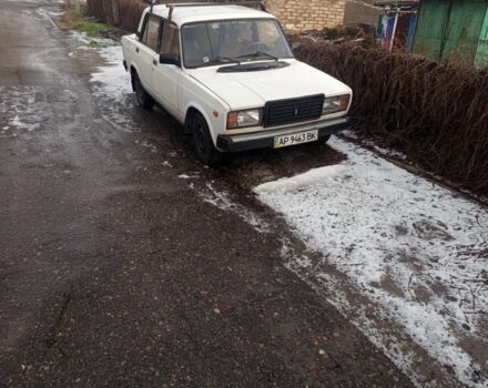 Белый ВАЗ 2107, объемом двигателя 1.5 л и пробегом 200 тыс. км за 1000 $, фото 1 на Automoto.ua