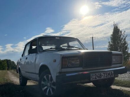 ВАЗ 2107 2000 в Звенигородка на Automoto.ua Белый ВАЗ 2107, объемом двигателя 1.3 л и пробегом 3 тыс. км за 316 $, фото 1 на Automoto.ua