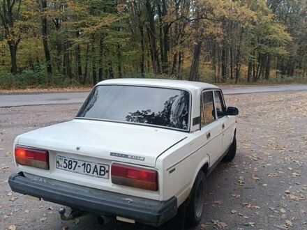 ВАЗ 2107 2000 в Попольне на Automoto.ua Белый ВАЗ 2107, объемом двигателя 0 л и пробегом 64 тыс. км за 838 $, фото 1 на Automoto.ua