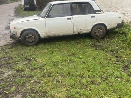 Белый ВАЗ 2107, объемом двигателя 1.5 л и пробегом 200 тыс. км за 355 $, фото 1 на Automoto.ua
