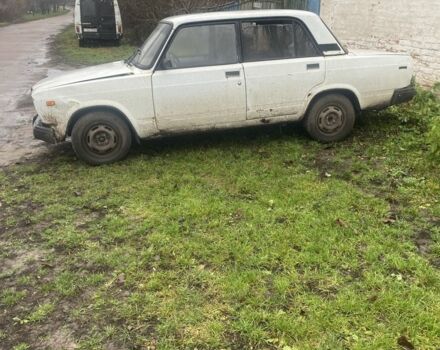 Белый ВАЗ 2107, объемом двигателя 1.5 л и пробегом 200 тыс. км за 355 $, фото 1 на Automoto.ua