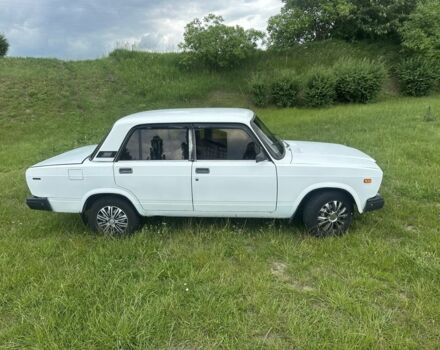 Белый ВАЗ 2107, объемом двигателя 1.5 л и пробегом 200 тыс. км за 1050 $, фото 1 на Automoto.ua