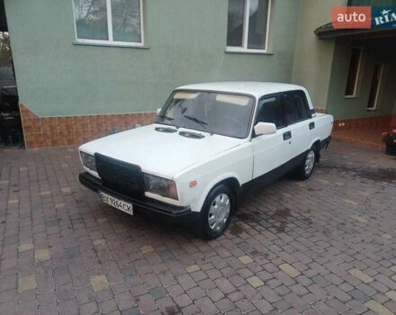 ВАЗ 2107 2002 в Хмельницком на Automoto.ua Белый ВАЗ 2107, объемом двигателя 1.45 л и пробегом 201 тыс. км за 750 $, фото 1 на Automoto.ua