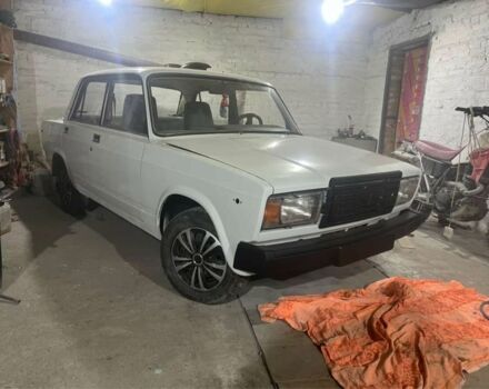 Белый ВАЗ 2107, объемом двигателя 1.5 л и пробегом 2 тыс. км за 700 $, фото 1 на Automoto.ua
