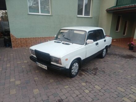 ВАЗ 2107 2002 в Хмельницком на Automoto.ua Белый ВАЗ 2107, объемом двигателя 1.5 л и пробегом 200 тыс. км за 749 $, фото 1 на Automoto.ua