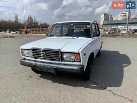 Білий ВАЗ 2107, об'ємом двигуна 1.45 л та пробігом 100 тис. км за 1500 $, фото 1 на Automoto.ua