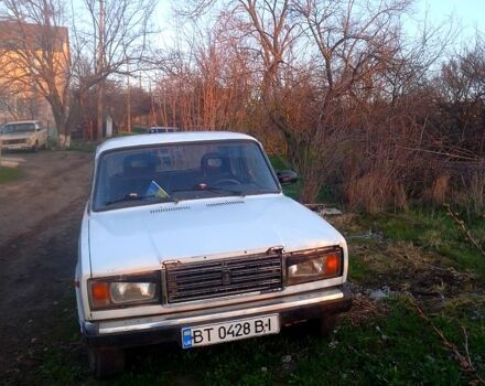 Белый ВАЗ 2107, объемом двигателя 1.5 л и пробегом 50 тыс. км за 500 $, фото 1 на Automoto.ua