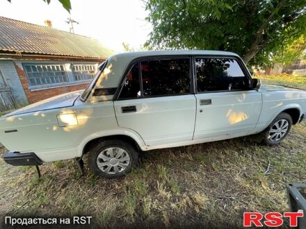 Белый ВАЗ 2107, объемом двигателя 1.5 л и пробегом 70 тыс. км за 1300 $, фото 1 на Automoto.ua
