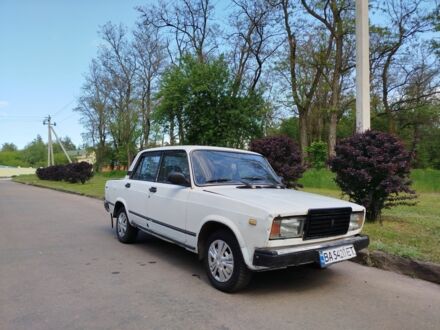 ВАЗ 2107 2004 у Кропивницькому (Кіровограді) на Automoto.ua Білий ВАЗ 2107, об'ємом двигуна 1.5 л та пробігом 128 тис. км за 605 $, фото 1 на Automoto.ua