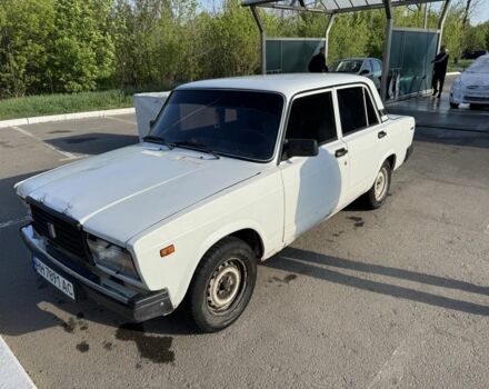 Белый ВАЗ 2107, объемом двигателя 1.5 л и пробегом 300 тыс. км за 782 $, фото 1 на Automoto.ua