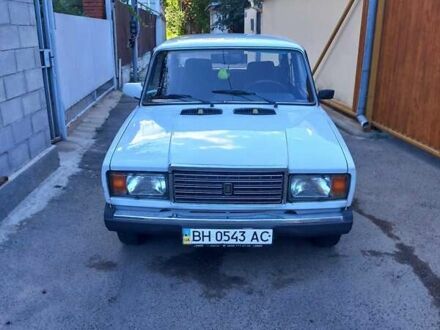 Белый ВАЗ 2107, объемом двигателя 0.25 л и пробегом 195 тыс. км за 1650 $, фото 1 на Automoto.ua