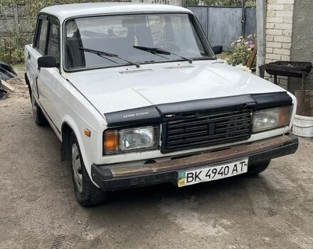 Белый ВАЗ 2107, объемом двигателя 1.5 л и пробегом 85 тыс. км за 512 $, фото 1 на Automoto.ua