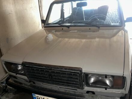 ВАЗ 2107 2004 у Каменце-Подольском на Automoto.ua Білий ВАЗ 2107, об'ємом двигуна 1.5 л та пробігом 90 тис. км за 950 $, фото 1 на Automoto.ua