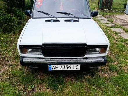 ВАЗ 2107 2005 у Дніпро (Дніпропетровську) на Automoto.ua Білий ВАЗ 2107, об'ємом двигуна 1.5 л та пробігом 100 тис. км за 700 $, фото 1 на Automoto.ua