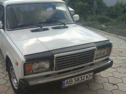 ВАЗ 2107 2005 в Ямполь на Automoto.ua Белый ВАЗ 2107, объемом двигателя 1.45 л и пробегом 160 тыс. км за 1800 $, фото 1 на Automoto.ua