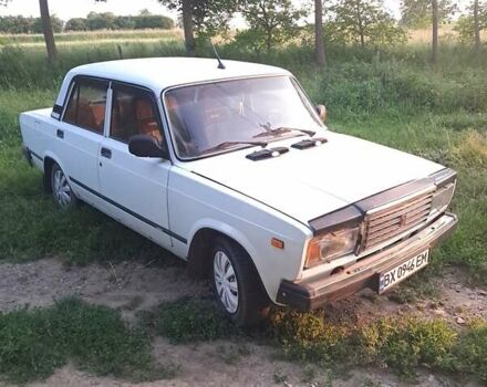 Белый ВАЗ 2107, объемом двигателя 1.5 л и пробегом 130 тыс. км за 2000 $, фото 1 на Automoto.ua