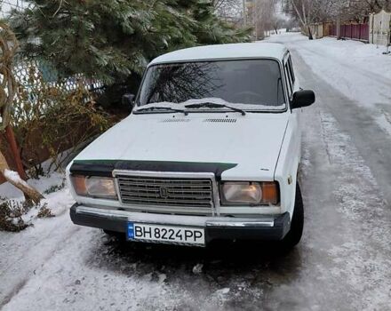 Белый ВАЗ 2107, объемом двигателя 1.5 л и пробегом 150 тыс. км за 1200 $, фото 1 на Automoto.ua