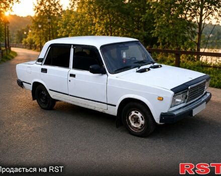Белый ВАЗ 2107, объемом двигателя 1.5 л и пробегом 350 тыс. км за 700 $, фото 1 на Automoto.ua