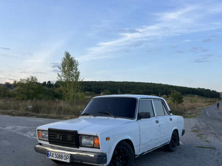 Білий ВАЗ 2107, об'ємом двигуна 1.45 л та пробігом 60 тис. км за 1200 $, фото 1 на Automoto.ua