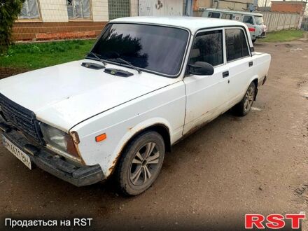 Белый ВАЗ 2107, объемом двигателя 1.5 л и пробегом 142 тыс. км за 1200 $, фото 1 на Automoto.ua