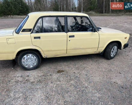 Бежевый ВАЗ 2107, объемом двигателя 0 л и пробегом 200 тыс. км за 601 $, фото 2 на Automoto.ua