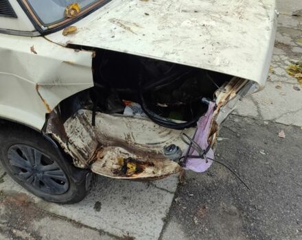 Бежевый ВАЗ 2107, объемом двигателя 1.5 л и пробегом 200 тыс. км за 237 $, фото 5 на Automoto.ua