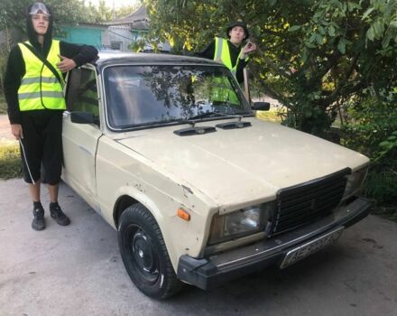 Бежевый ВАЗ 2107, объемом двигателя 1.5 л и пробегом 9 тыс. км за 385 $, фото 3 на Automoto.ua