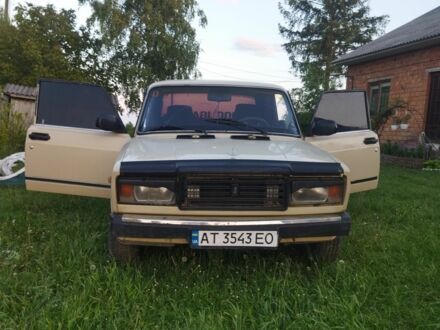 ВАЗ 2107 1987 у Чернівцях на Automoto.ua Бежевий ВАЗ 2107, об'ємом двигуна 1.5 л та пробігом 81 тис. км за 1000 $, фото 1 на Automoto.ua