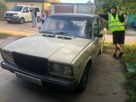 ВАЗ 2107 1987 у Кам'янське (Дніпродзержинськ) на Automoto.ua Бежевий ВАЗ 2107, об'ємом двигуна 1.5 л та пробігом 9 тис. км за 389 $, фото 1 на Automoto.ua