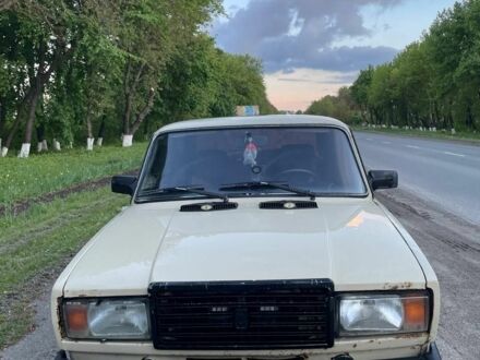 ВАЗ 2107 1988 в Дунаевцах на Automoto.ua Бежевый ВАЗ 2107, объемом двигателя 1.5 л и пробегом 49 тыс. км за 750 $, фото 1 на Automoto.ua
