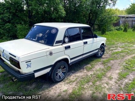 ВАЗ 2107 1990 в Краснокутске на Automoto.ua Бежевый ВАЗ 2107, объемом двигателя 1.5 л и пробегом 350 тыс. км за 1150 $, фото 1 на Automoto.ua