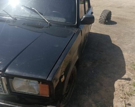 Черный ВАЗ 2107, объемом двигателя 1.5 л и пробегом 15 тыс. км за 450 $, фото 2 на Automoto.ua