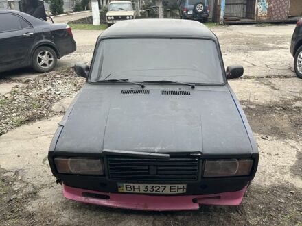 Черный ВАЗ 2107, объемом двигателя 1.6 л и пробегом 300 тыс. км за 800 $, фото 1 на Automoto.ua