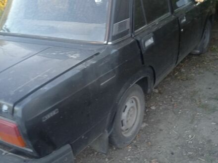 Черный ВАЗ 2107, объемом двигателя 2 л и пробегом 44 тыс. км за 631 $, фото 1 на Automoto.ua