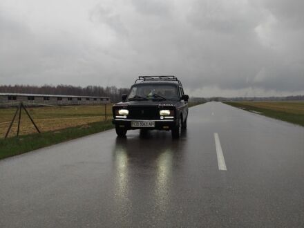ВАЗ 2107 1993 у Корюковке на Automoto.ua Чорний ВАЗ 2107, об'ємом двигуна 1.3 л та пробігом 70 тис. км за 725 $, фото 1 на Automoto.ua