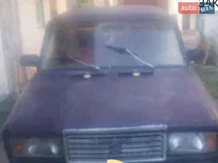 ВАЗ 2107 2002 у Кицмане на Automoto.ua Фіолетовий ВАЗ 2107, об'ємом двигуна 1.45 л та пробігом 80 тис. км за 500 $, фото 1 на Automoto.ua