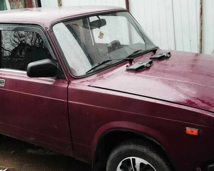 Красный ВАЗ 2107, объемом двигателя 1.7 л и пробегом 25 тыс. км за 424 $, фото 1 на Automoto.ua