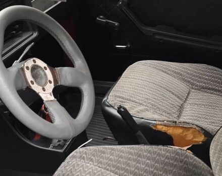 Красный ВАЗ 2107, объемом двигателя 1.7 л и пробегом 25 тыс. км за 424 $, фото 5 на Automoto.ua