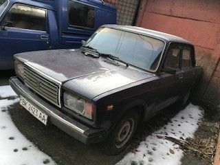 ВАЗ 2107 2005 у Рівному на Automoto.ua Червоний ВАЗ 2107, об'ємом двигуна 0 л та пробігом 222 тис. км за 262 $, фото 6 на Automoto.ua