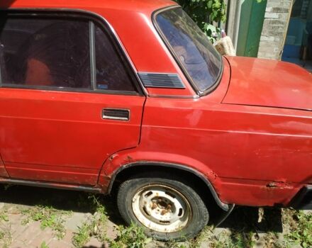 Красный ВАЗ 2107, объемом двигателя 1.5 л и пробегом 176 тыс. км за 350 $, фото 2 на Automoto.ua