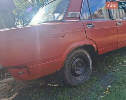 Красный ВАЗ 2107, объемом двигателя 1.5 л и пробегом 300 тыс. км за 500 $, фото 1 на Automoto.ua