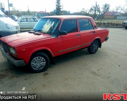 Красный ВАЗ 2107, объемом двигателя 1.5 л и пробегом 555 тыс. км за 420 $, фото 2 на Automoto.ua