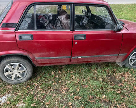 Красный ВАЗ 2107, объемом двигателя 1.5 л и пробегом 1 тыс. км за 650 $, фото 2 на Automoto.ua