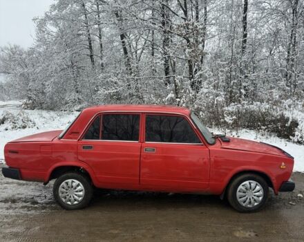 Красный ВАЗ 2107, объемом двигателя 1.5 л и пробегом 77 тыс. км за 550 $, фото 3 на Automoto.ua
